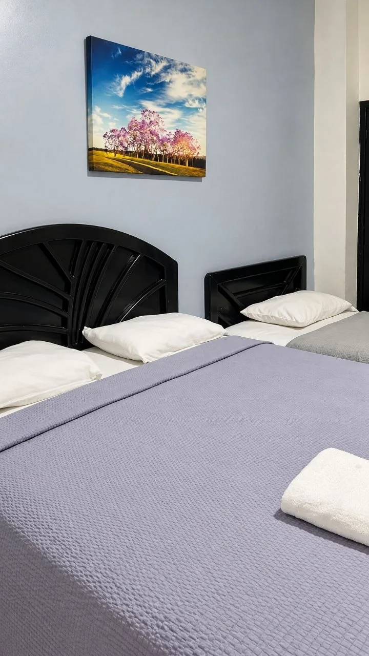 Habitación Triple, detalle del cabecero